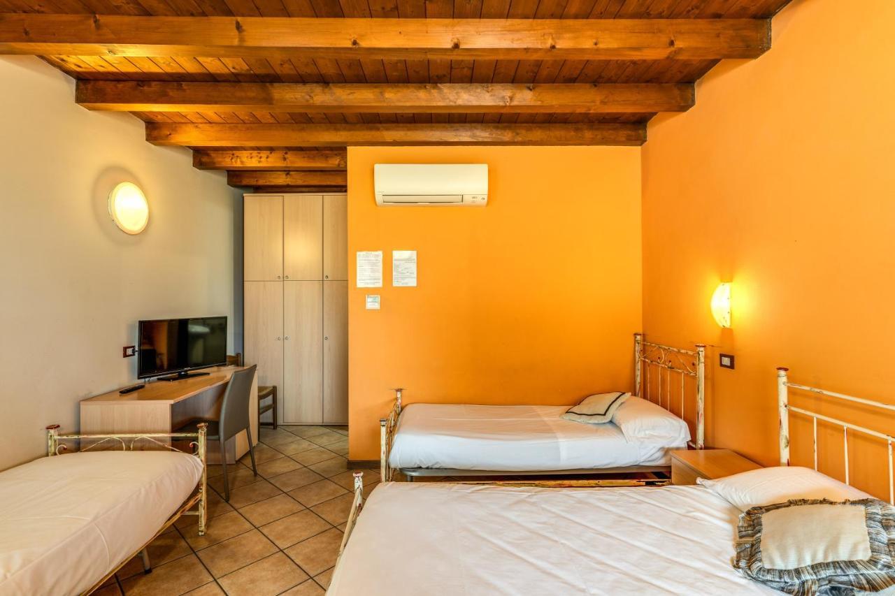 קסטיליונה דלה סטיביירה Agriturismo Pozzo Fiorito מראה חיצוני תמונה