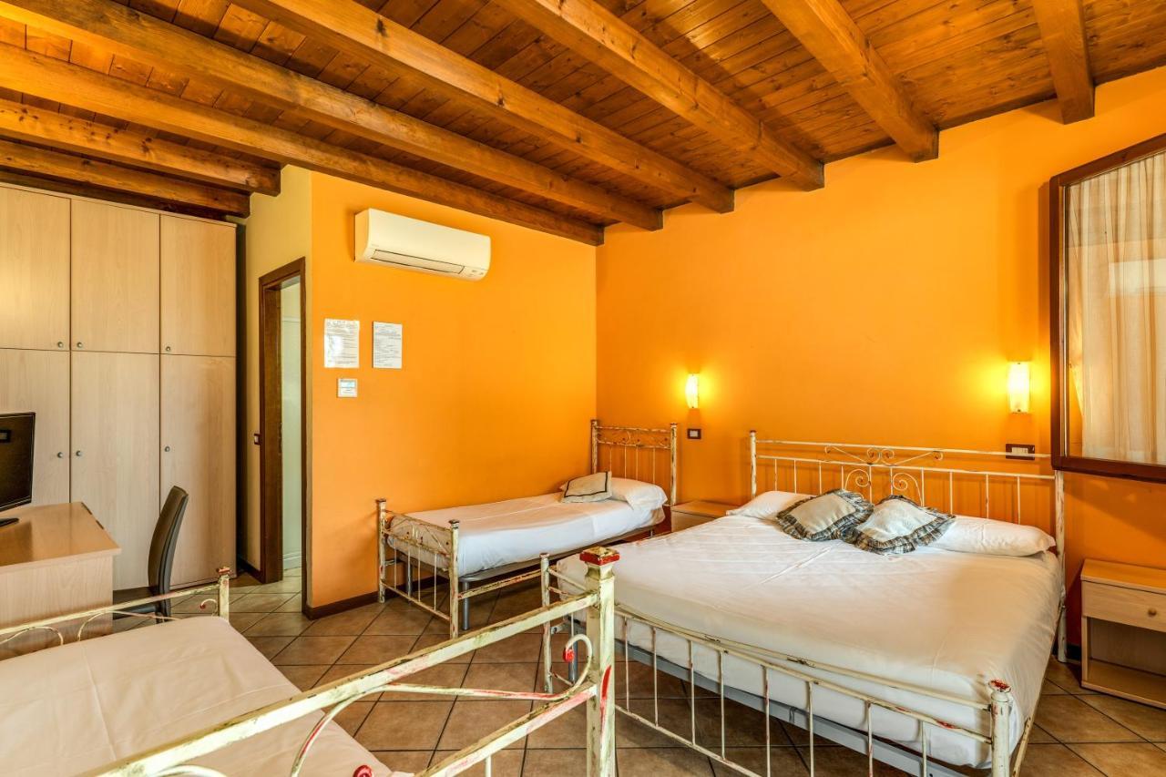 קסטיליונה דלה סטיביירה Agriturismo Pozzo Fiorito מראה חיצוני תמונה