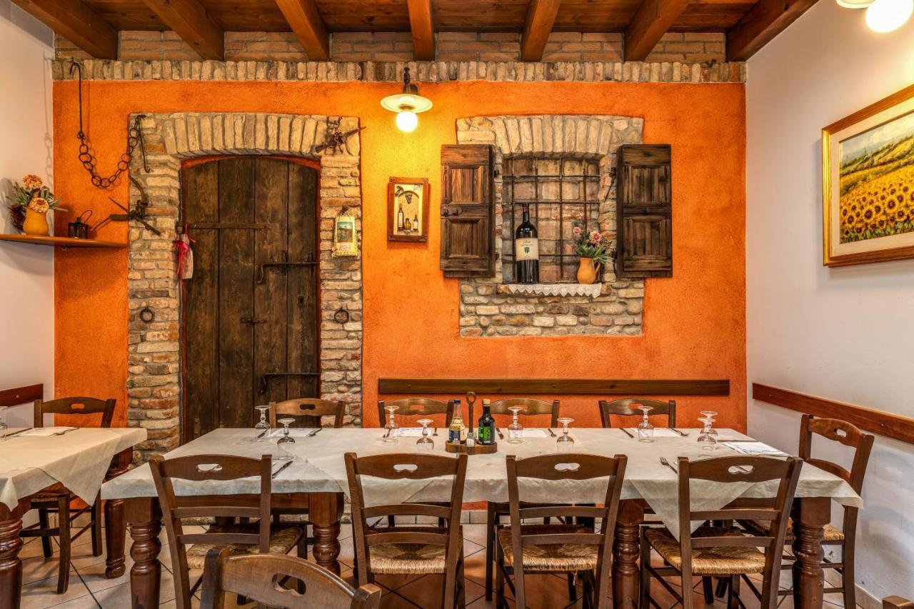 קסטיליונה דלה סטיביירה Agriturismo Pozzo Fiorito מראה חיצוני תמונה